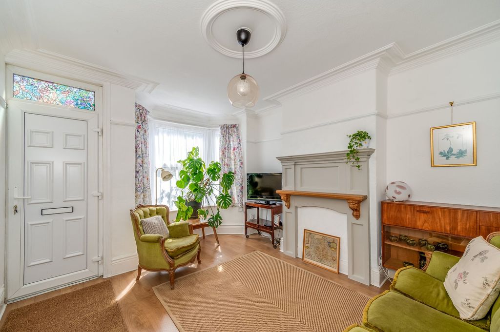 Property photo 2 of 24