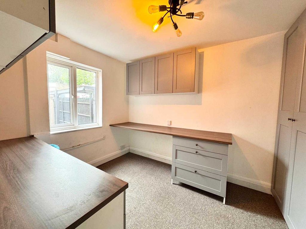 Property photo 3 of 11 Gallery