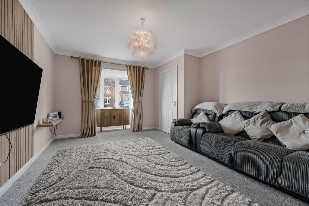 Property photo 2 of 30