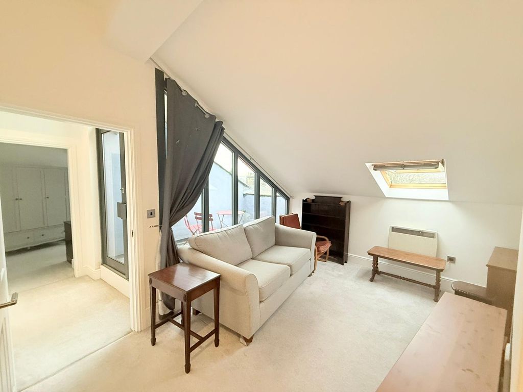 Property photo 2 of 16 Picture No. 05