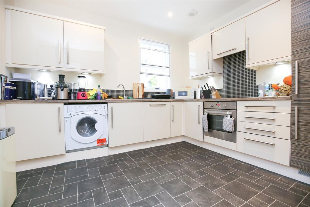 Property photo 2 of 8 Higham.Jpg