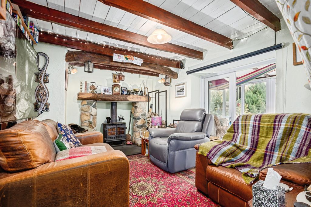 Property photo 3 of 28 Kitchen/Living Room