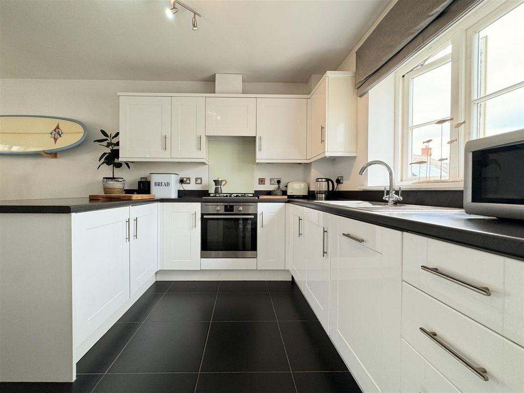 Property photo 2 of 30 Kitchen Diner