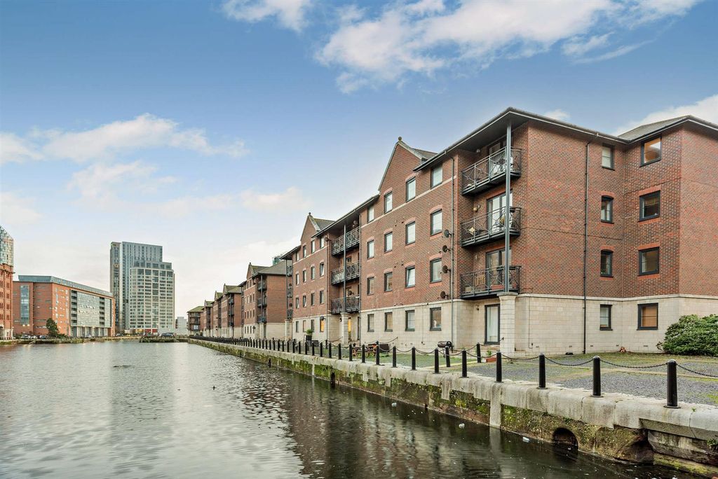 Property photo 1 of 16 8671219-Exterior04-800.Jpg