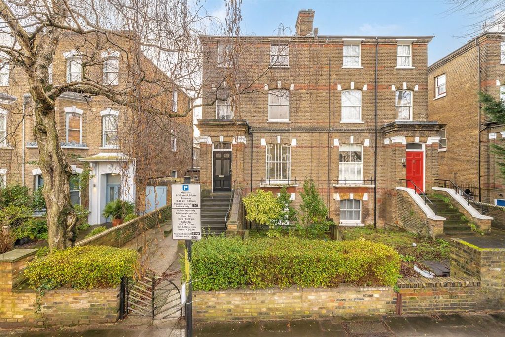 Property photo 1 of 8