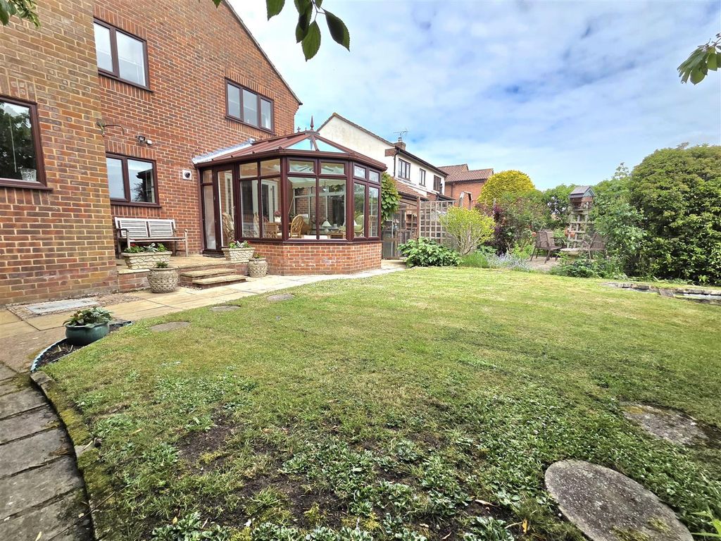 Property photo 2 of 26