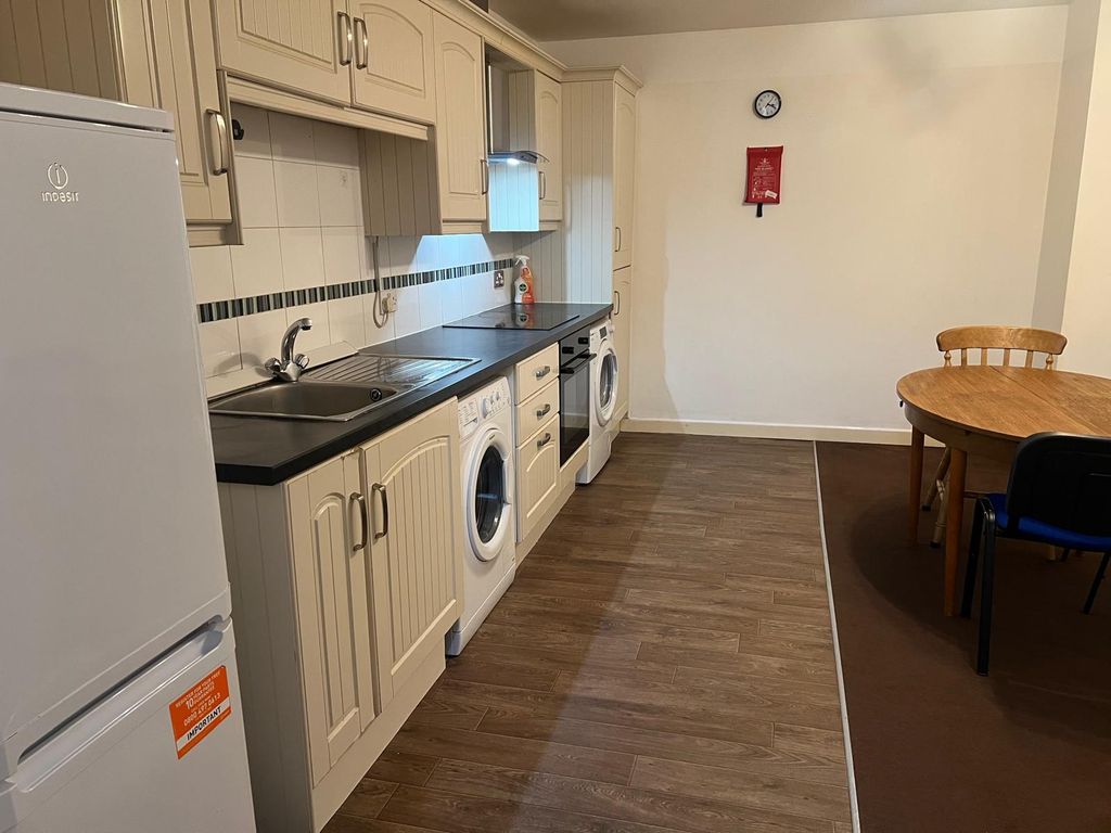 Property photo 2 of 4