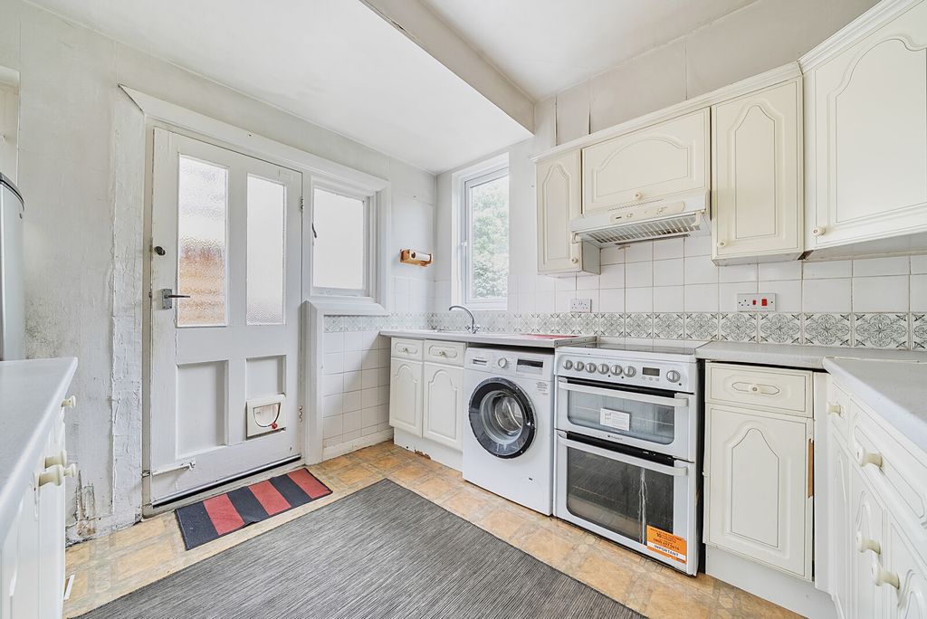 Property photo 3 of 15 Kitchen
