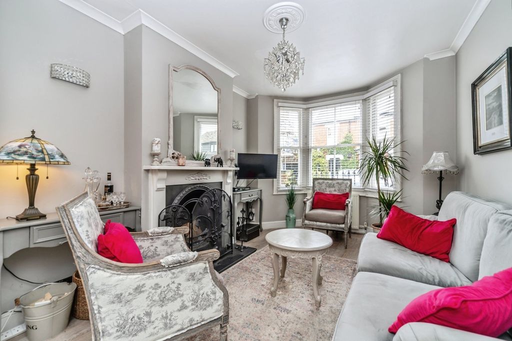 Property photo 2 of 20