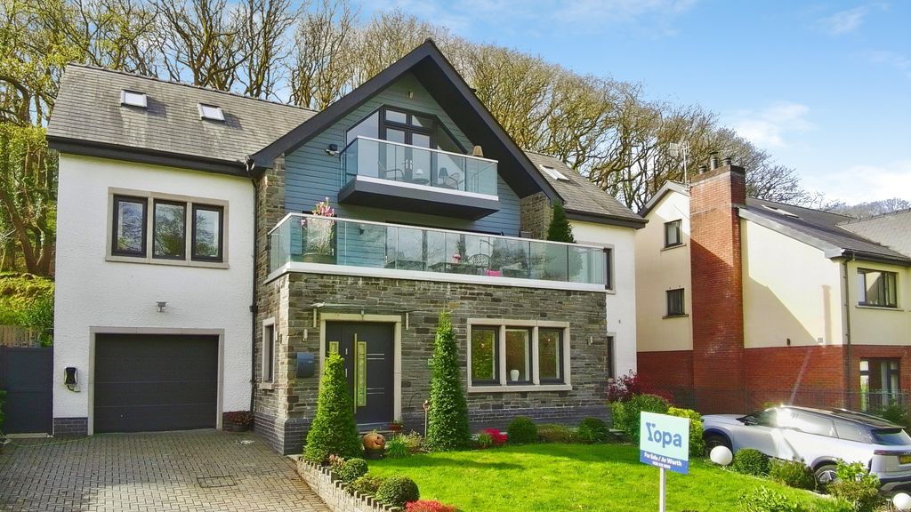 Property photo 1 of 41 Sing0572