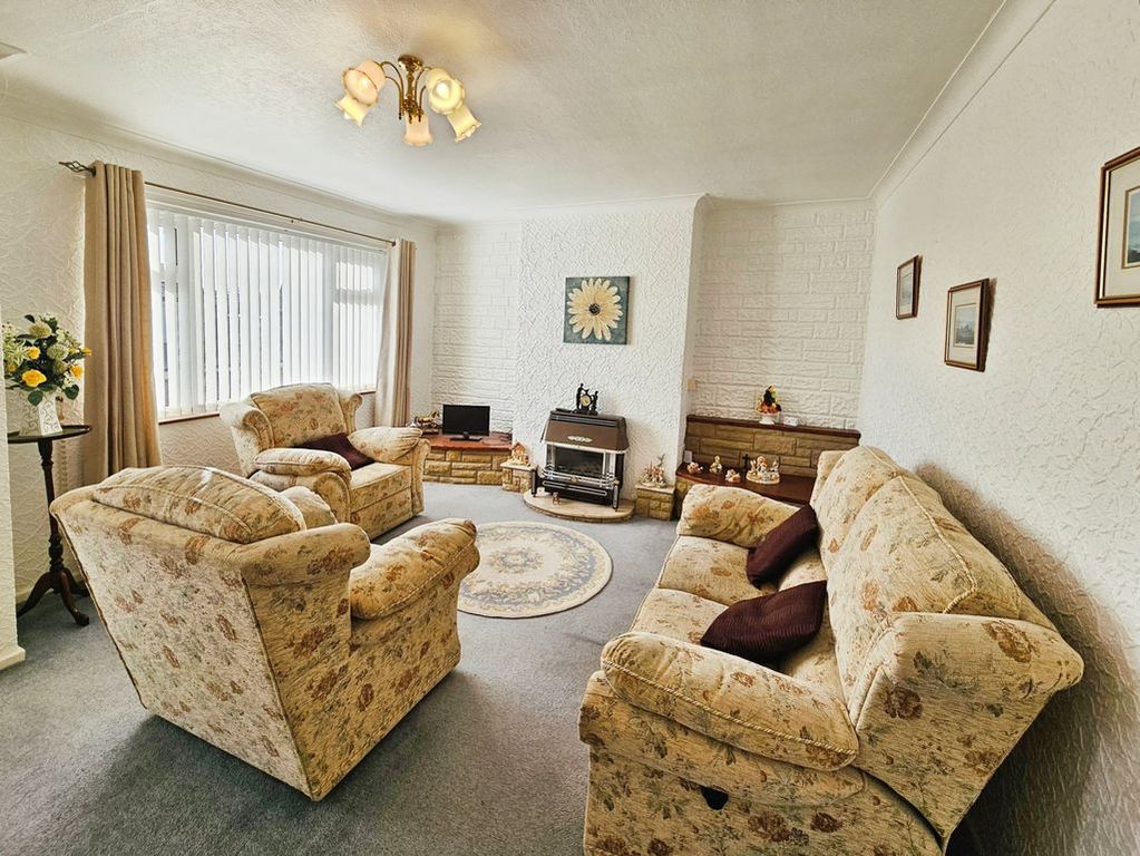 Property photo 2 of 9 Photo 9