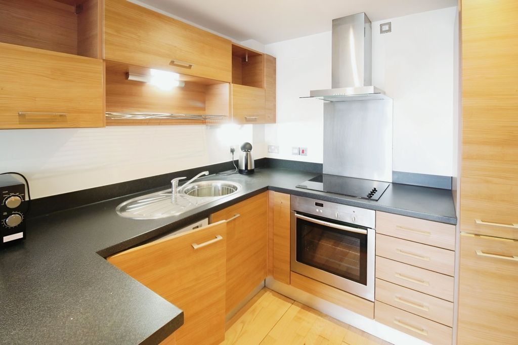 Property photo 3 of 8 Picture No. 16