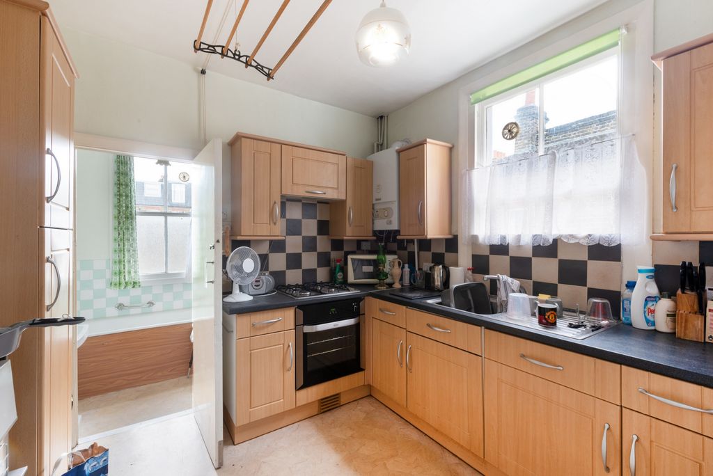 Property photo 2 of 7 Photo 5