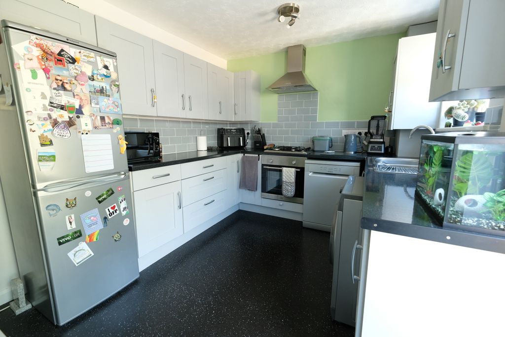 Property photo 3 of 10 Kitchen/Dining Room