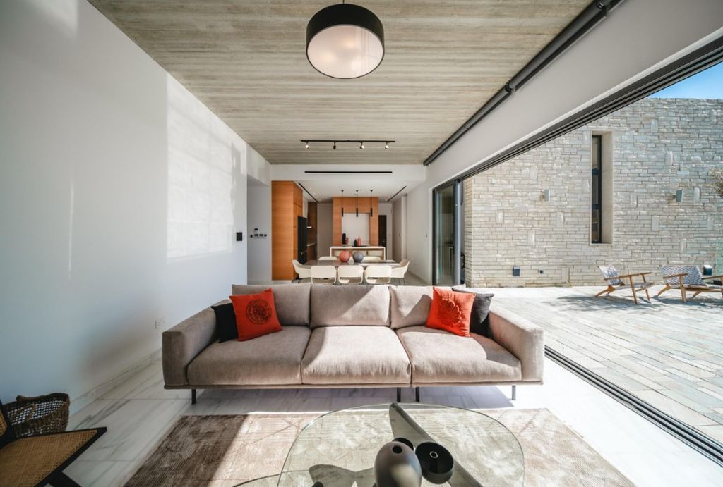 Property photo 2 of 21 Open Plan Living...