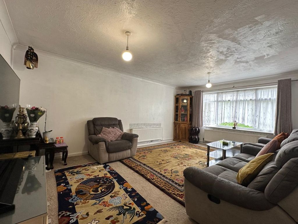 Property photo 3 of 13 Photo-2026-04-20-12-02-29 (5)