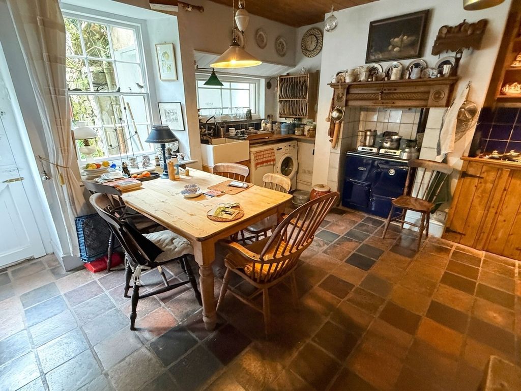 Property photo 3 of 40