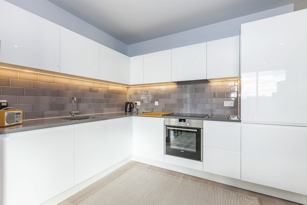 Property photo 3 of 15 Kitchen
