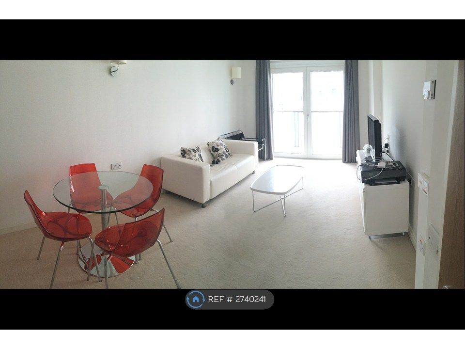 Property photo 1 of 21 Large Lounge With Tv Etc.