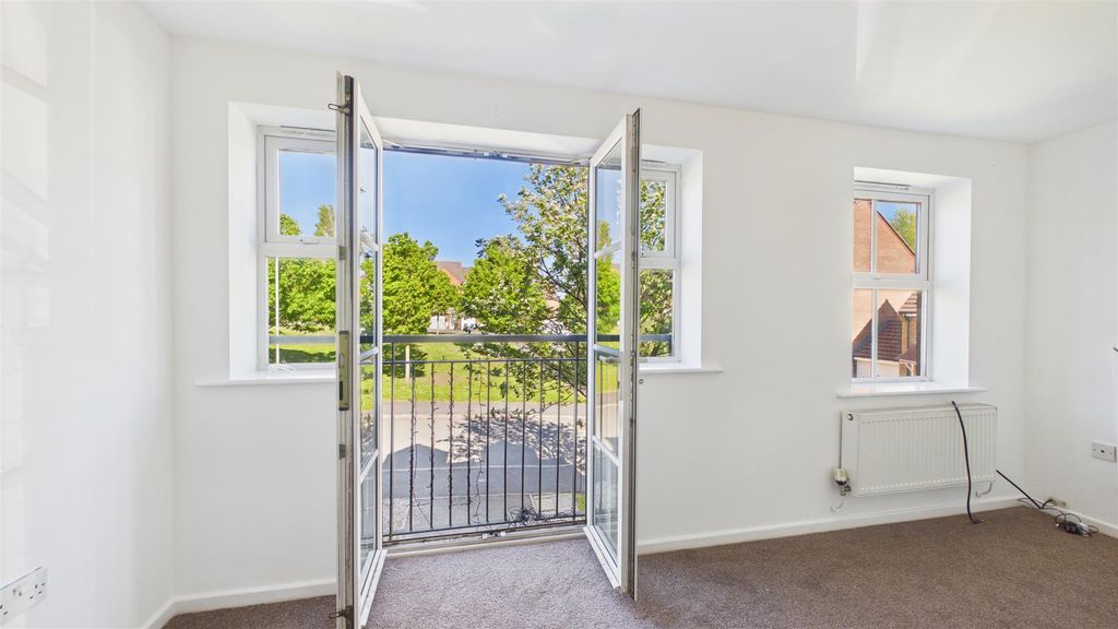 Additional image 7 of 4 bed town house for saleLarch Gardens, Bilston, West Midlands WV14