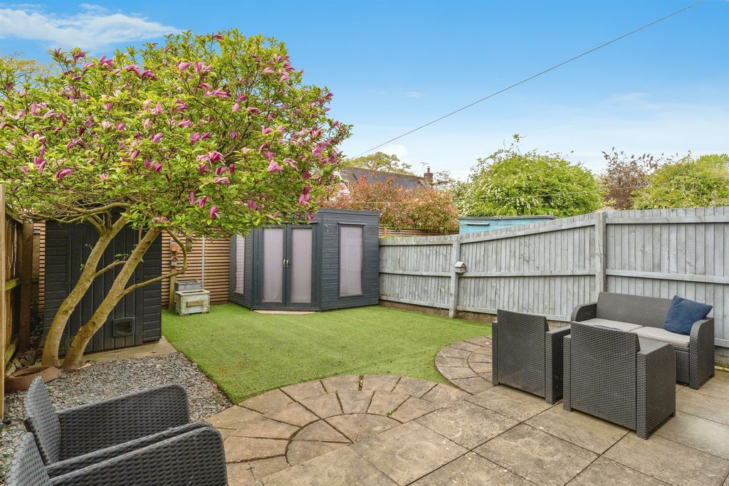 Property photo 2 of 17