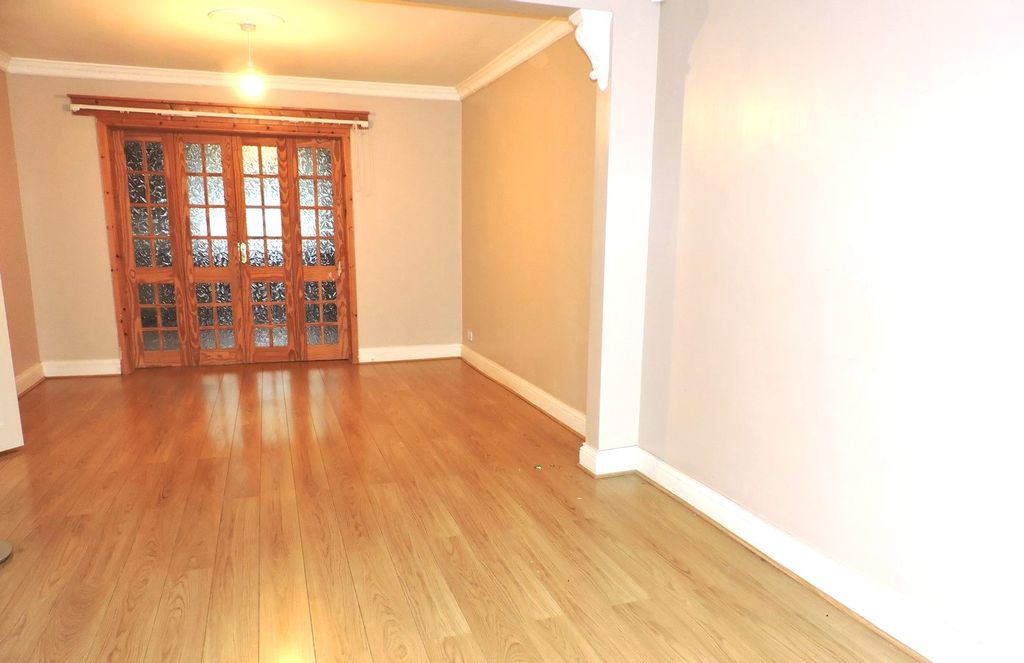 Property photo 2 of 33