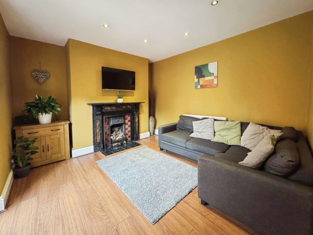 Property photo 2 of 24 Pbox-Living_Room-339961.Jpg