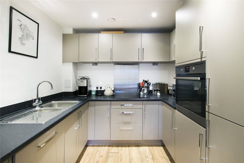 Property photo 2 of 10 Kitchen