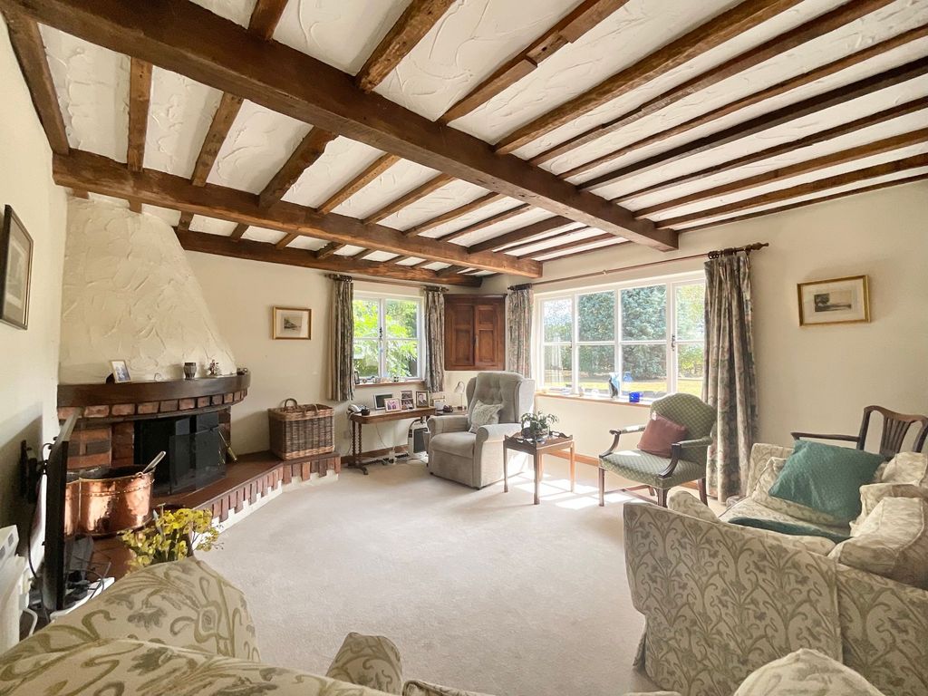 Property photo 3 of 27