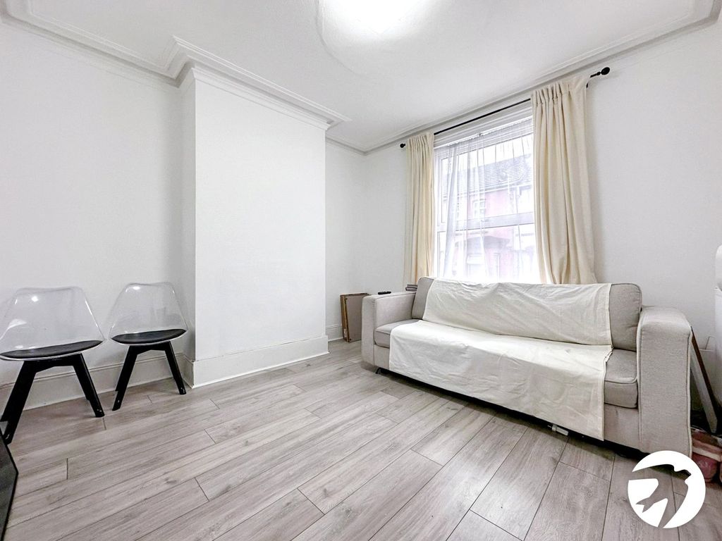 Property photo 2 of 10 Lounge