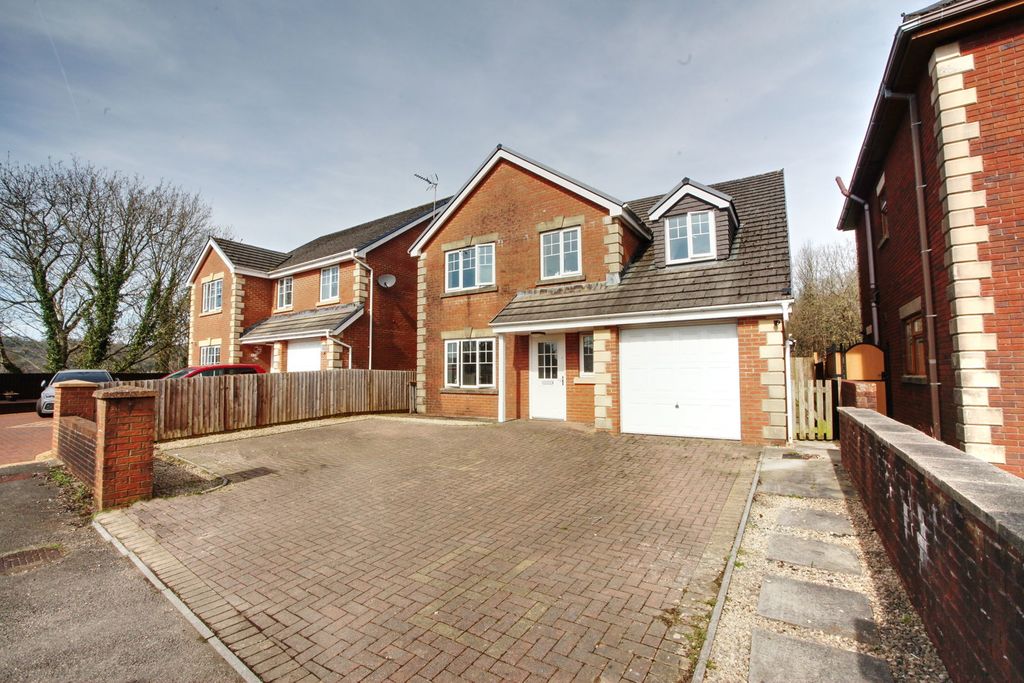 Property photo 1 of 25