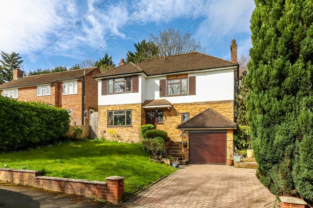 Property photo 1 of 18 Front