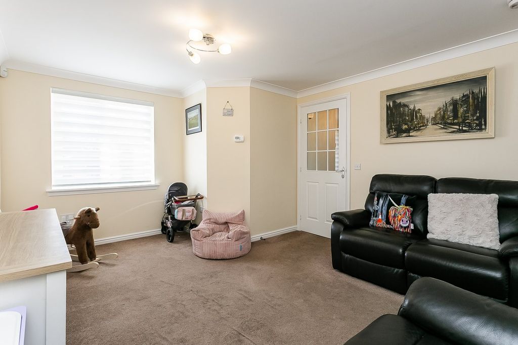 Property photo 3 of 27
