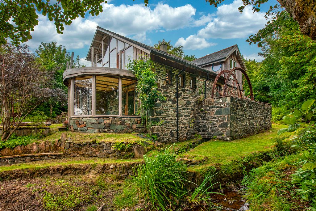 Property photo 1 of 39