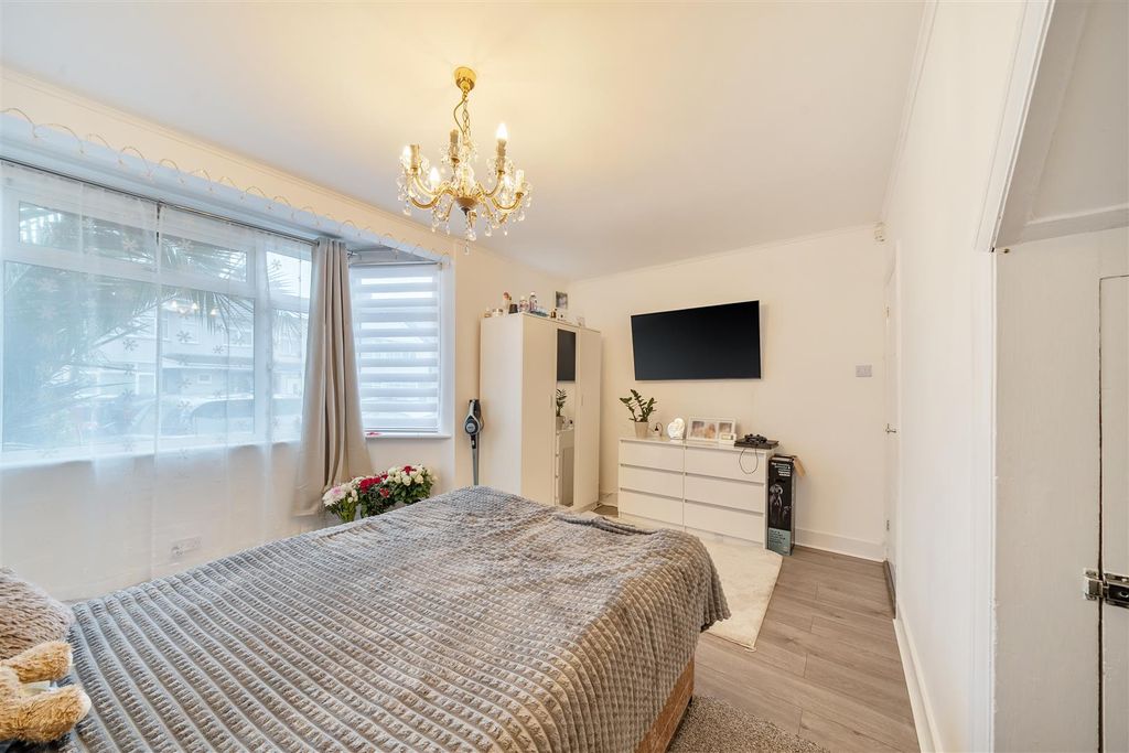 Additional image 19 of 4 bed end terrace house for saleSouthcote Avenue, Feltham TW13