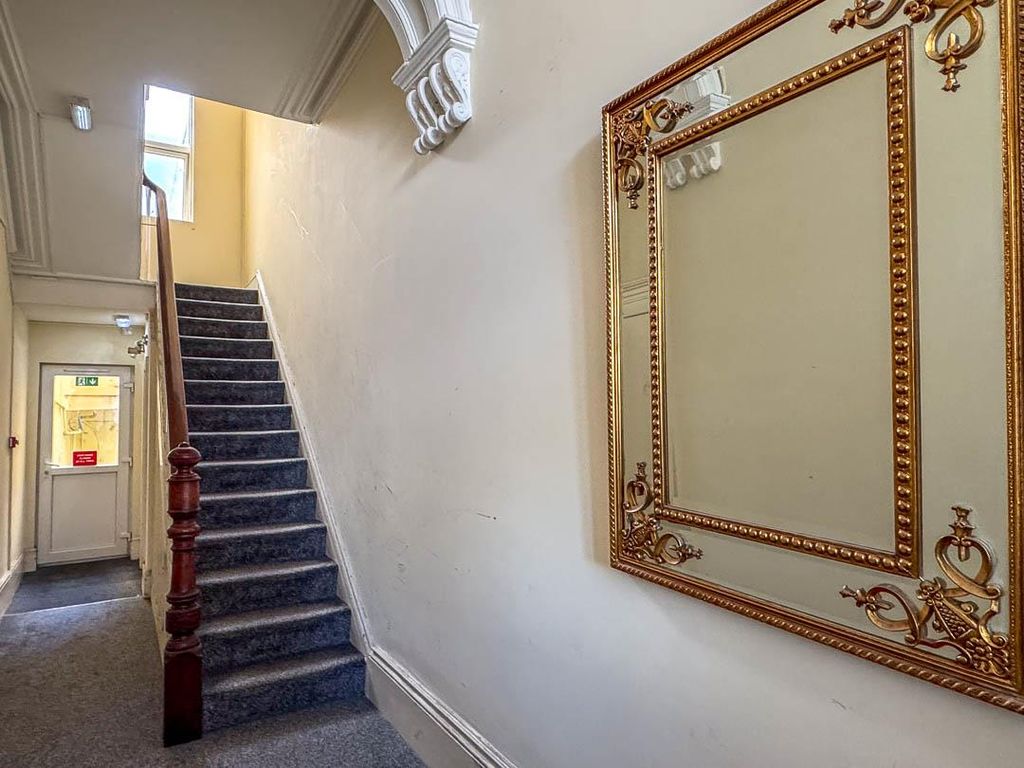 Property photo 3 of 12 Flat 1, 142 Bucks Road (2).Jpg