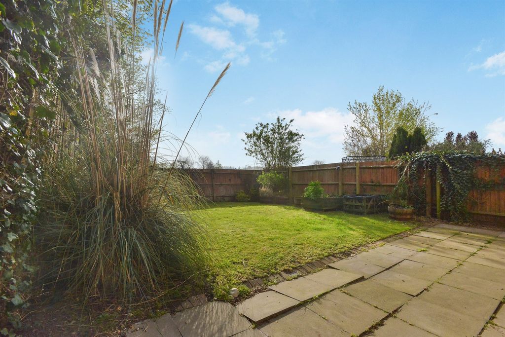 Property photo 2 of 20