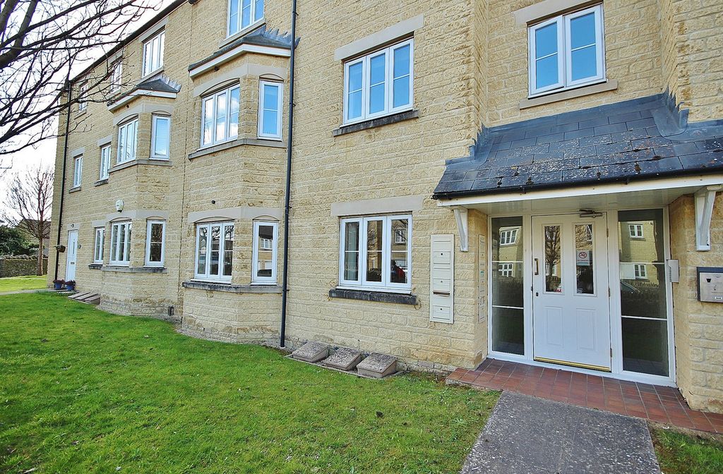 Property photo 1 of 9