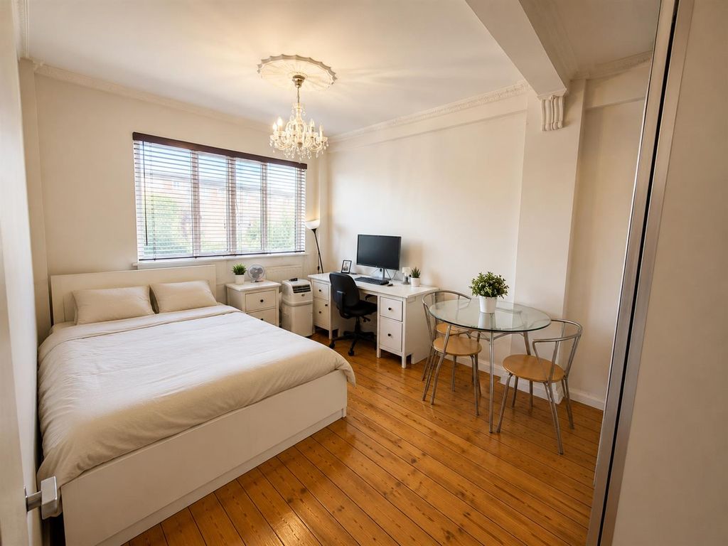 Property photo 1 of 4