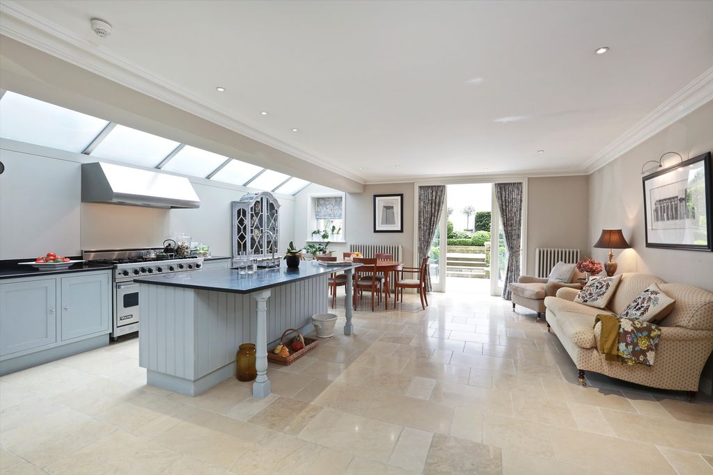 Property photo 3 of 30 Image