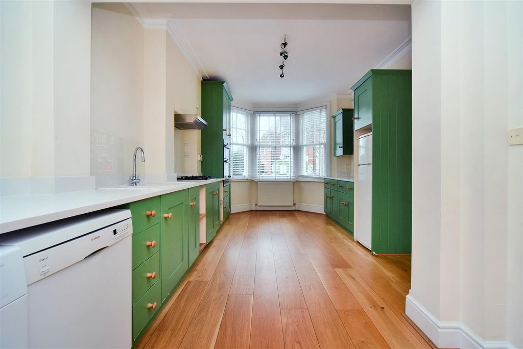 Property photo 2 of 12 K46Aki7c30Ghlchi11Dvrw.Jpg