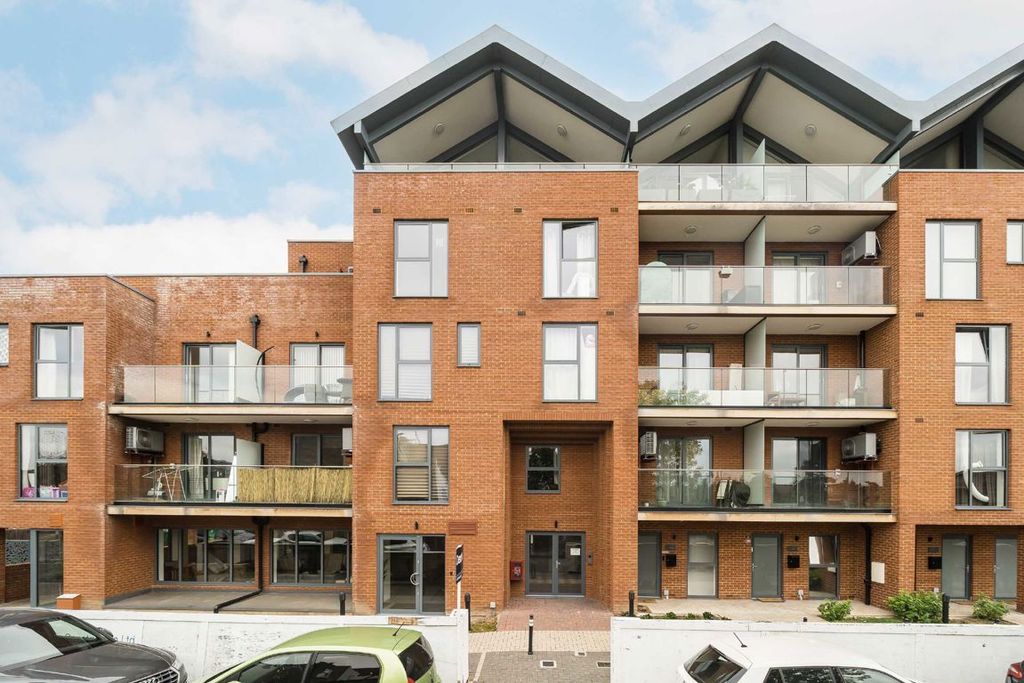 Property photo 1 of 9