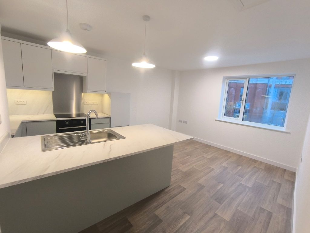 Property photo 1 of 8 Photo 0