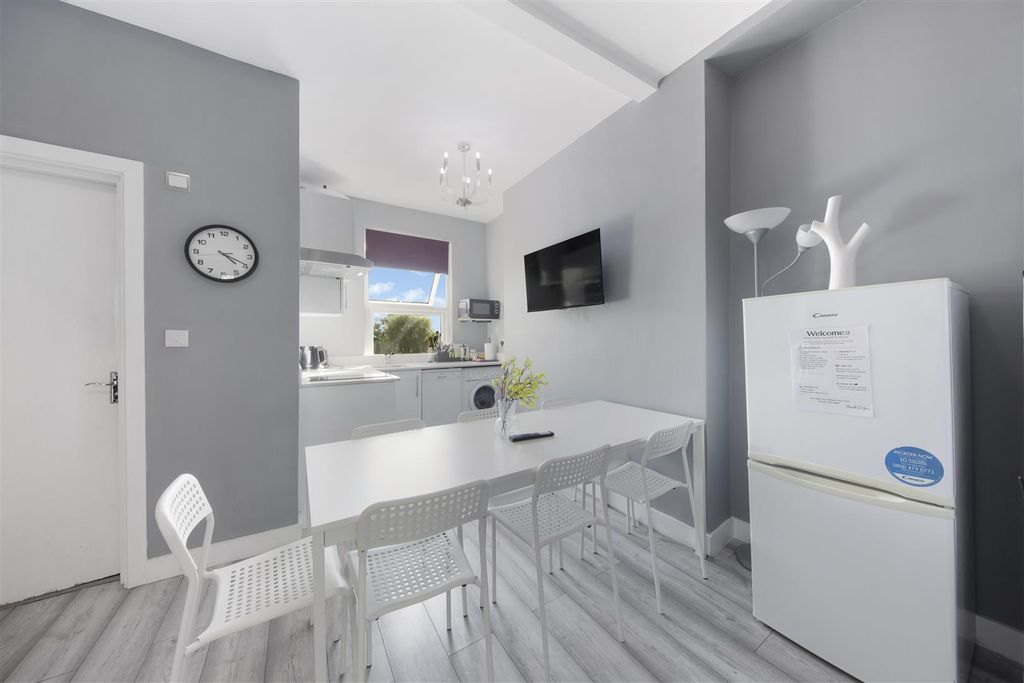 Property photo 3 of 19 Lounge/Kitchen/Diner