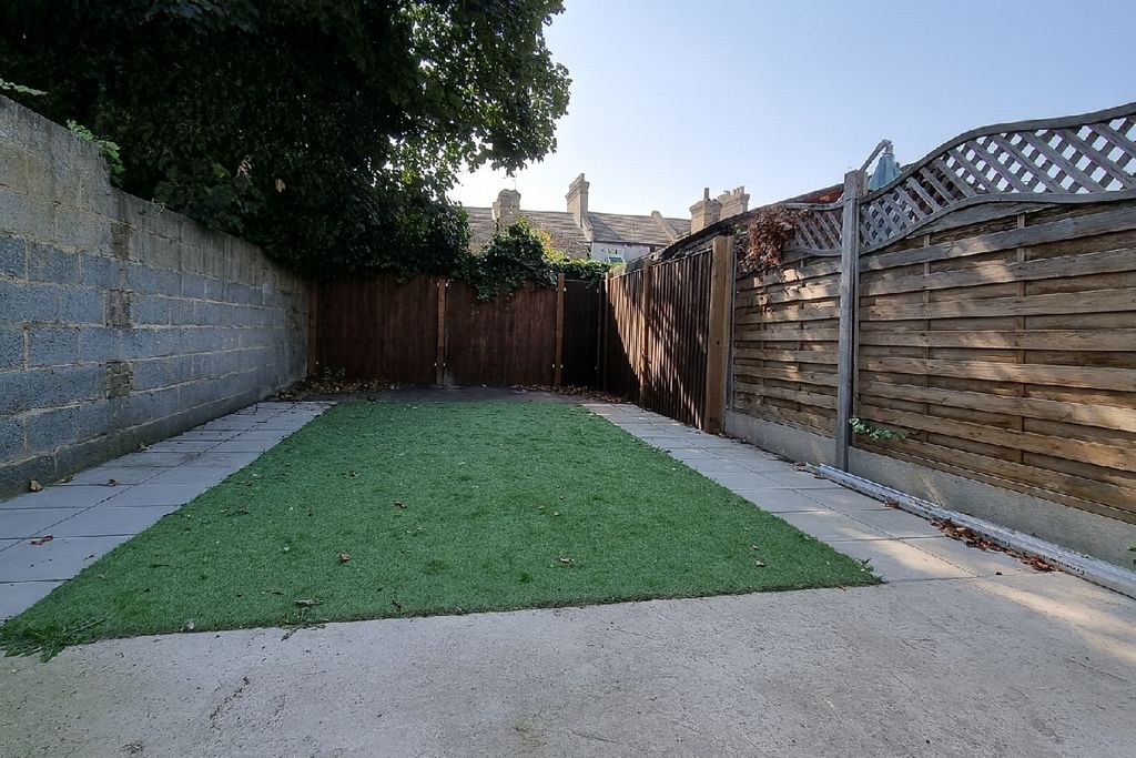 Property photo 3 of 11 Photo 2