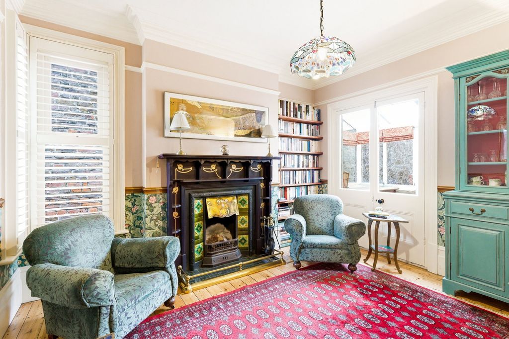 Property photo 3 of 23