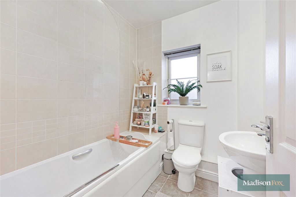 Additional image 13 of 4 bed terraced house for saleThe Square, Loughton, Essex IG10