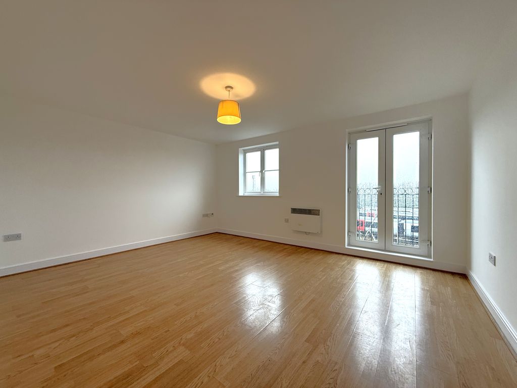 Property photo 3 of 11