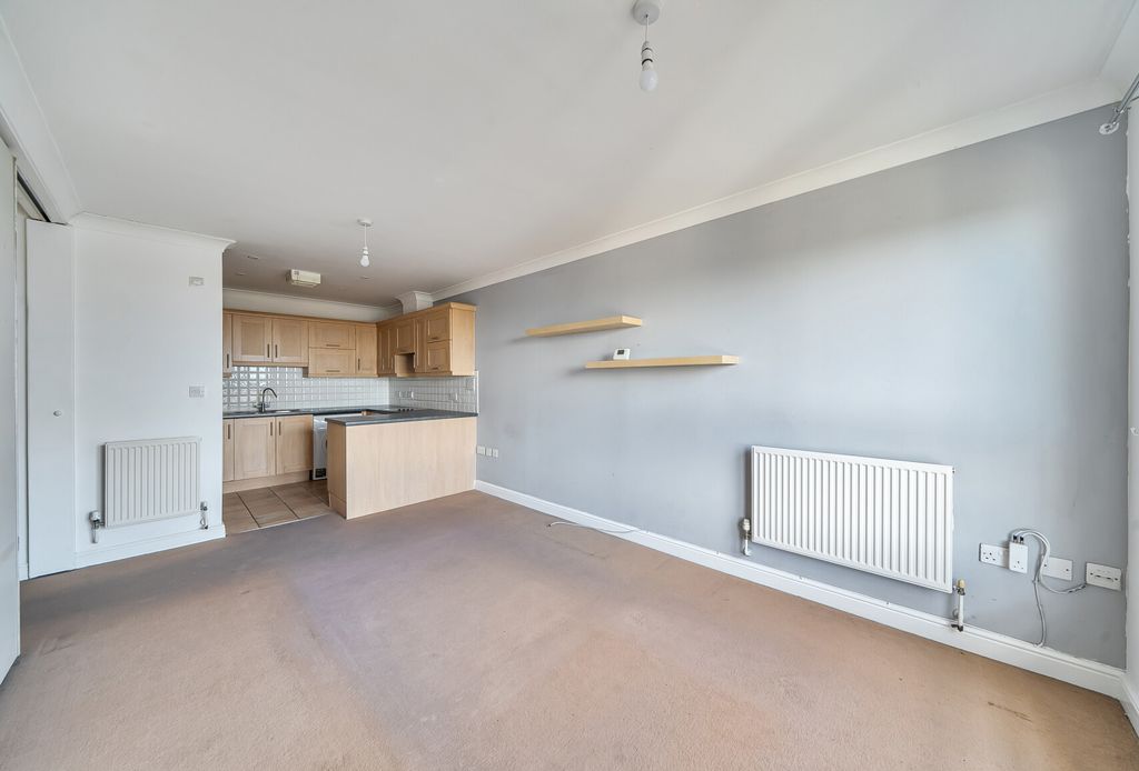 Property photo 3 of 14 Lounge/Diner