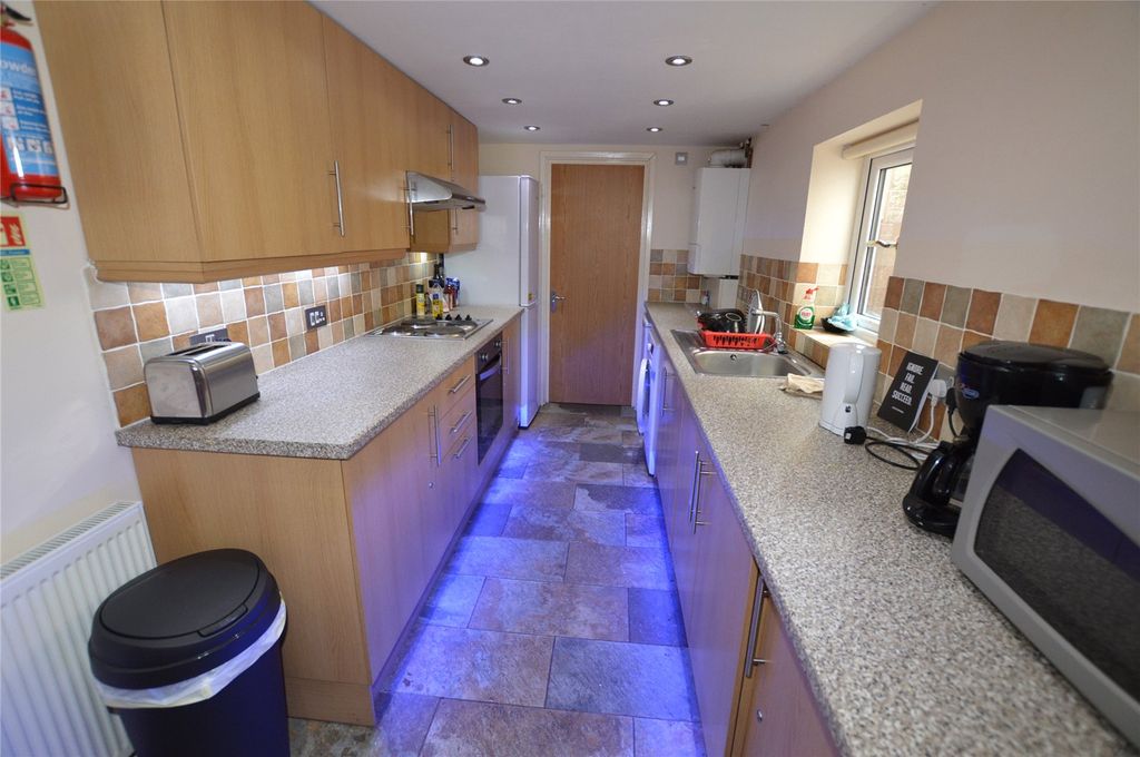 Property photo 2 of 9 Picture No. 14